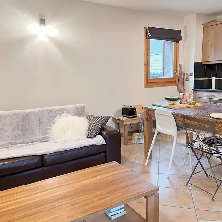 Cosy Avec Piscine, Terrasse Et Parking, Proche Du Centre Et Des Commodites, Arret Ski-bus A 50m - Fr-1-624-149 * Samoens