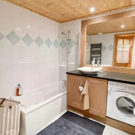 Cosy Avec Piscine, Terrasse Et Parking, Proche Du Centre Et Des Commodites, Arret Ski-bus A 50m - Fr-1-624-149 Apartment Samoens